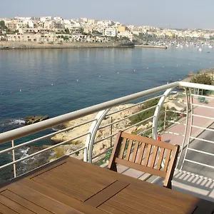 seafront-apartment-marsascala.qawrahotelsmalta.org/